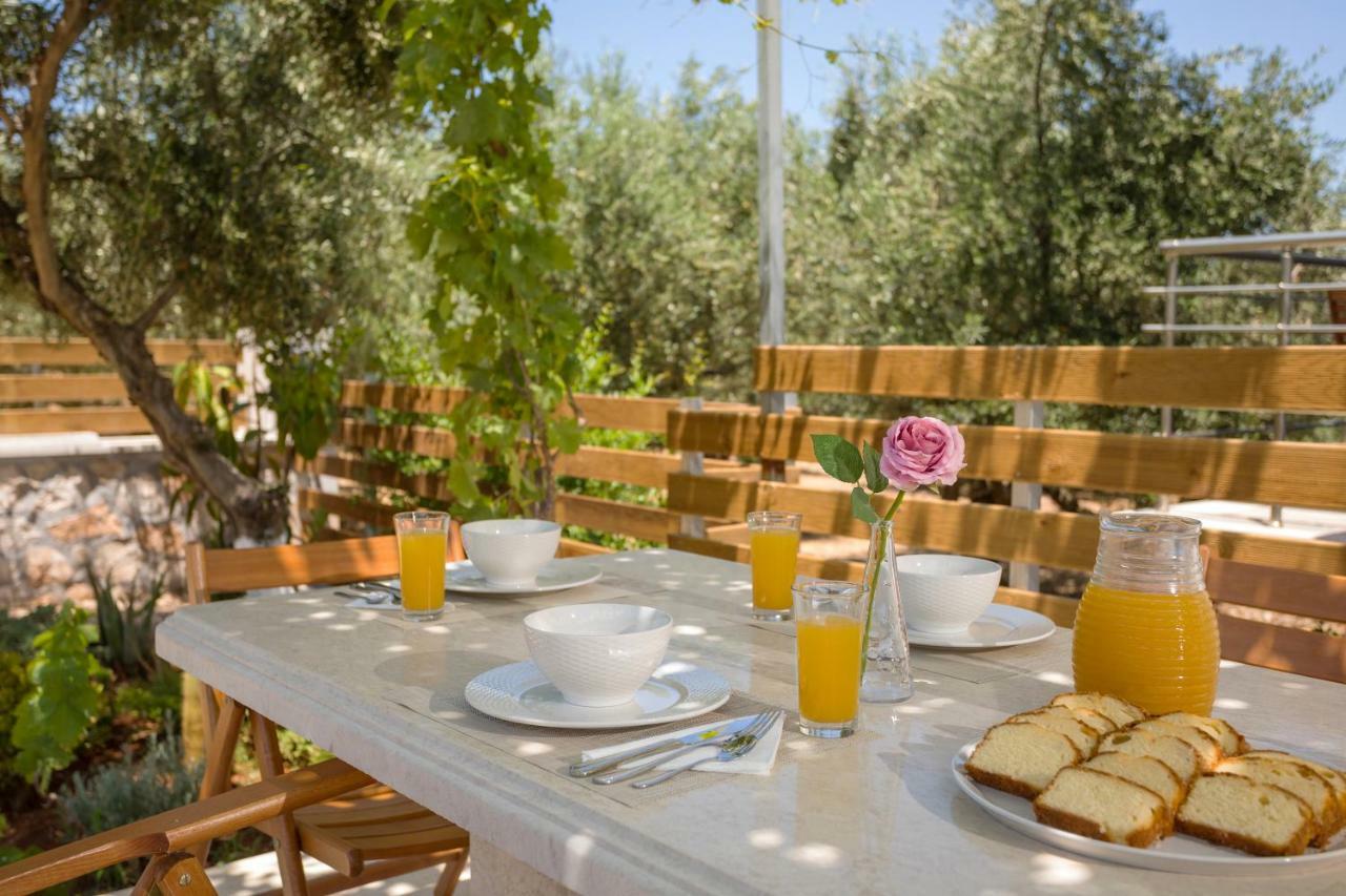 Villa Serenity Agia Marina  Dış mekan fotoğraf