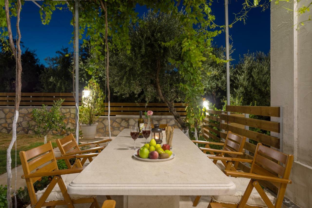 Villa Serenity Agia Marina  Dış mekan fotoğraf