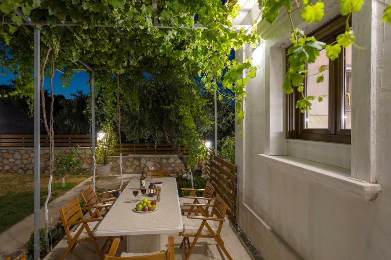 Villa Serenity Agia Marina  Dış mekan fotoğraf
